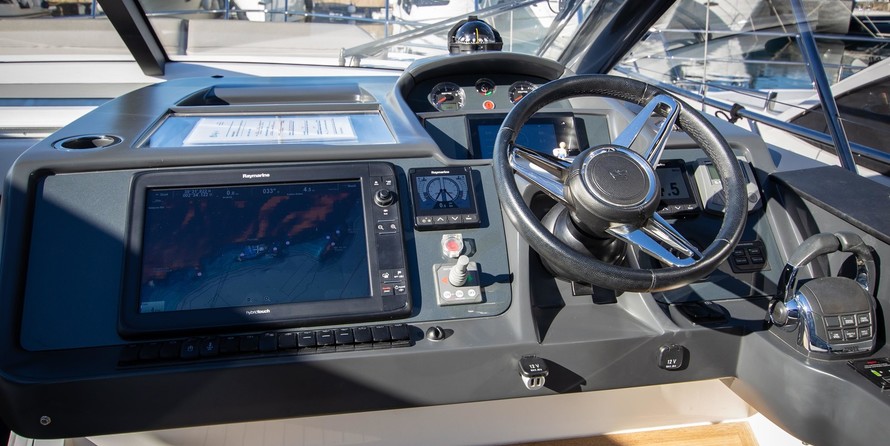 Princess V48 OPEN