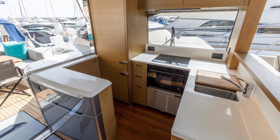 Princess V65