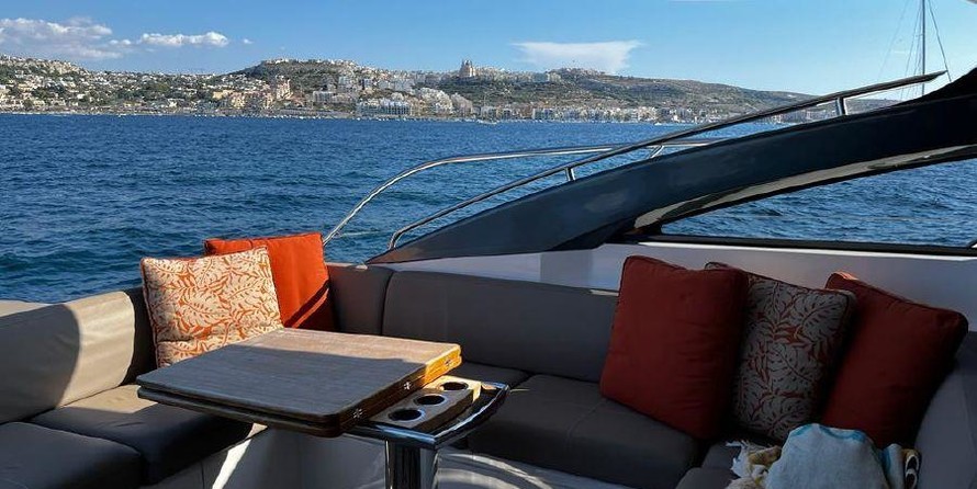 Princess V62-S